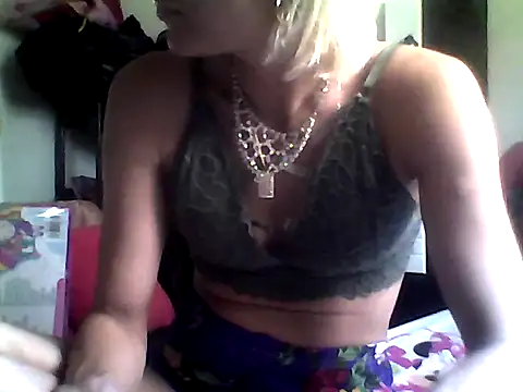 Snapshot of ariana_crazzy chatting on February 21, 2025, 2:59 pm ariana crazzy online show from February 21, 2025, 2:59 pm