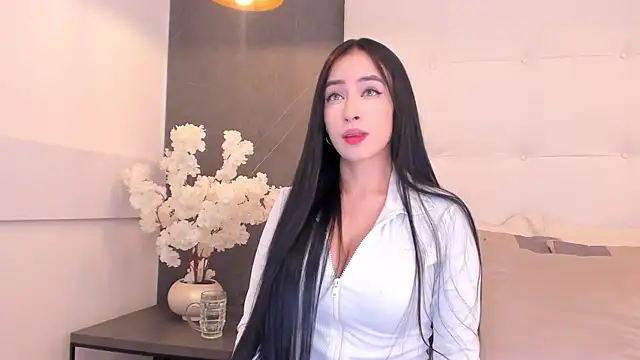 Snapshot of ArwenMuse chatting on January 15, 2025, 11:51 pm ArwenMuse online show from January 15, 2025, 11:51 pm