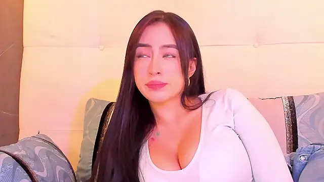 Snapshot of ArwenMuse chatting on March 7, 2025, 10:43 pm ArwenMuse online show from March 7, 2025, 10:43 pm