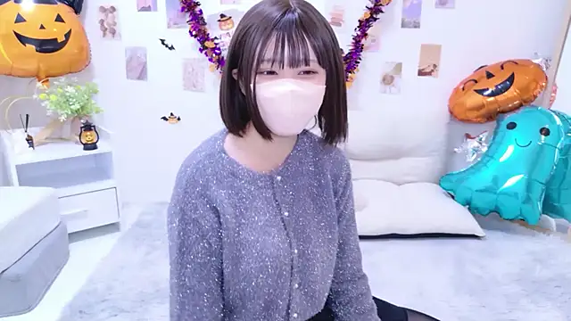 Snapshot of aki_zzz chatting on October 27, 2025, 12:31 pm aki zzz online show from October 27, 2025, 12:31 pm