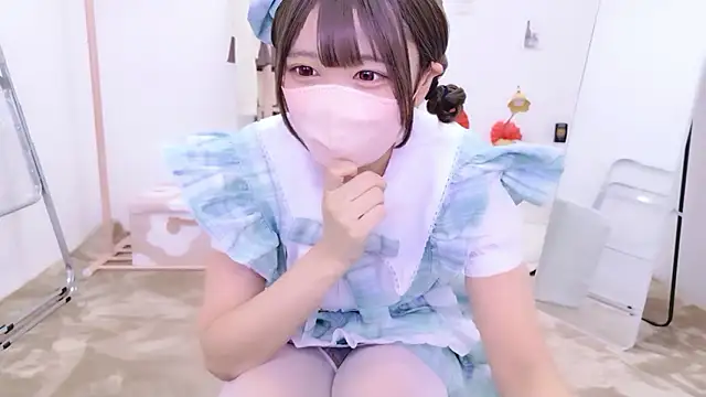 Snapshot of aki_zzz chatting on April 17, 2026, 5:05 pm aki zzz online show from April 17, 2026, 5:05 pm