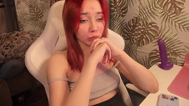 SweetLinaa online show from January 4, 2025, 10:49 am