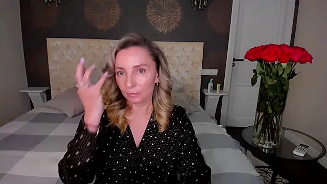 Snapshot of AllisonWilliams chatting on September 17, 2025, 4:30 pm AllisonWilliams online show from September 17, 2025, 4:30 pm