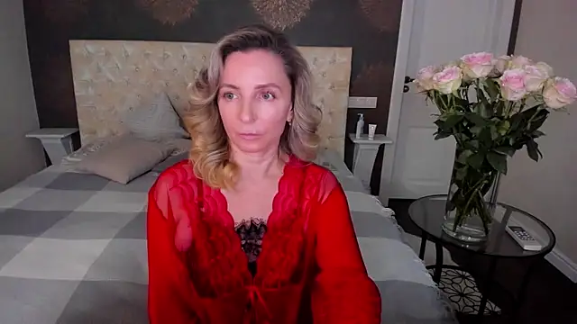 Snapshot of AllisonWilliams chatting on October 2, 2025, 5:31 pm AllisonWilliams online show from October 2, 2025, 5:31 pm