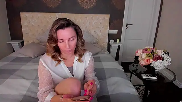 Snapshot of AllisonWilliams chatting on November 26, 2025, 5:36 pm AllisonWilliams online show from November 26, 2025, 5:36 pm