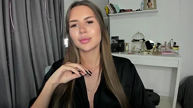 Snapshot of SuraMune chatting on February 20, 2025, 3:30 pm SuraMune online show from February 20, 2025, 3:30 pm