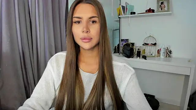 Snapshot of SuraMune chatting on February 28, 2025, 12:31 pm SuraMune online show from February 28, 2025, 12:31 pm