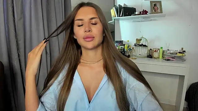 Snapshot of SuraMune chatting on March 10, 2025, 12:15 pm SuraMune online show from March 10, 2025, 12:15 pm