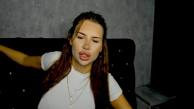 Snapshot of SuraMune chatting on October 12, 2025, 10:03 am SuraMune online show from October 12, 2025, 10:03 am