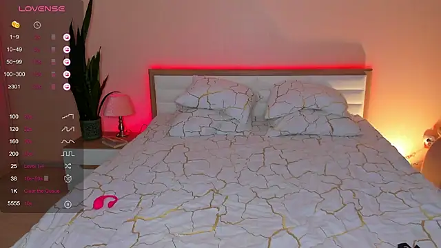 Snapshot of skinny_sissss chatting on October 5, 2025, 11:08 am skinny sissss online show from October 5, 2025, 11:08 am