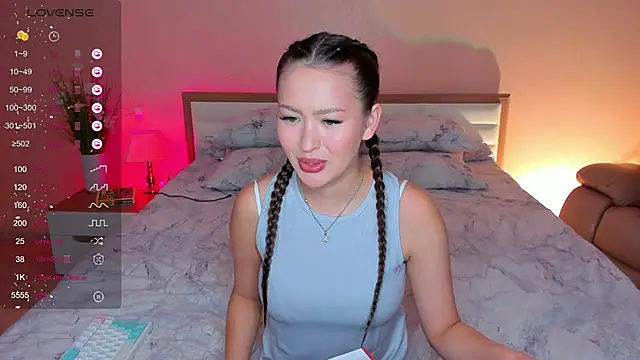 Snapshot of skinny_sissss chatting on November 5, 2025, 11:32 am skinny sissss online show from November 5, 2025, 11:32 am