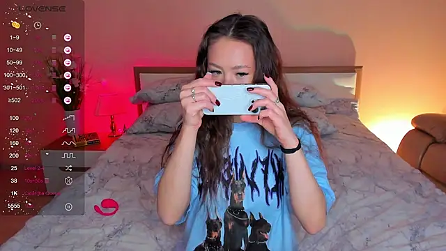 Snapshot of skinny_sissss chatting on November 6, 2025, 11:11 am skinny sissss online show from November 6, 2025, 11:11 am