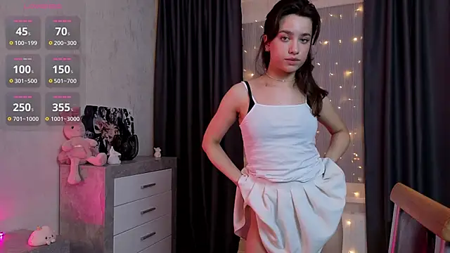 Snapshot of EmeliaReaper chatting on November 27, 2025, 9:06 pm EmeliaReaper online show from November 27, 2025, 9:06 pm