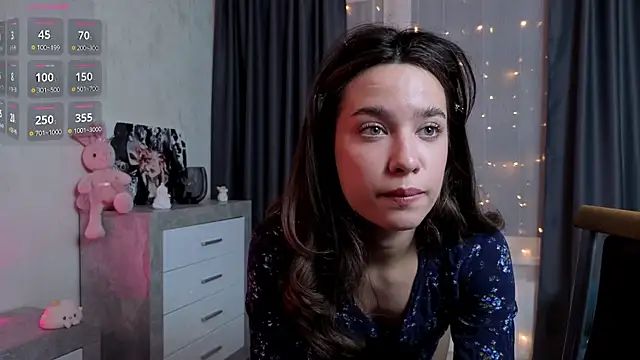 Snapshot of EmeliaReaper chatting on December 5, 2025, 8:16 pm EmeliaReaper online show from December 5, 2025, 8:16 pm