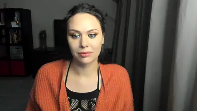 Snapshot of MollyCheiz chatting on December 10, 2024, 2:05 am MollyCheiz online show from December 10, 2024, 2:05 am