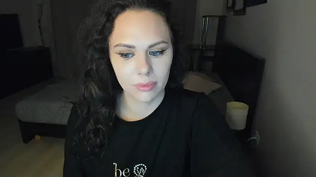 Snapshot of MollyCheiz chatting on September 8, 2025, 11:48 pm MollyCheiz online show from September 8, 2025, 11:48 pm