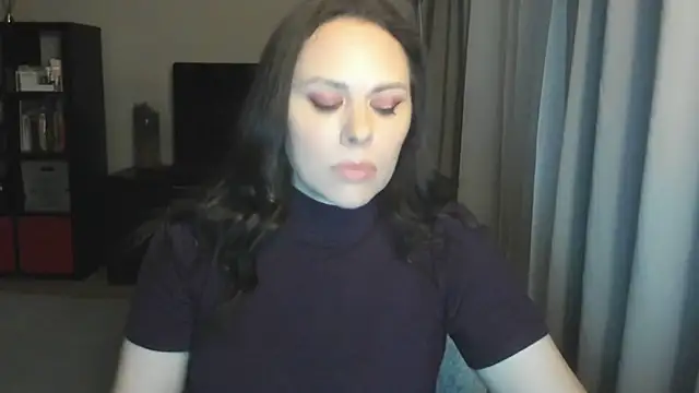 MollyCheiz online show from April 11, 2026, 6:01 pm