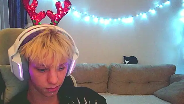 Ostin meow online show from December 10, 2024, 5:33 pm