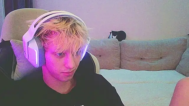 Ostin meow online show from December 28, 2024, 2:21 pm