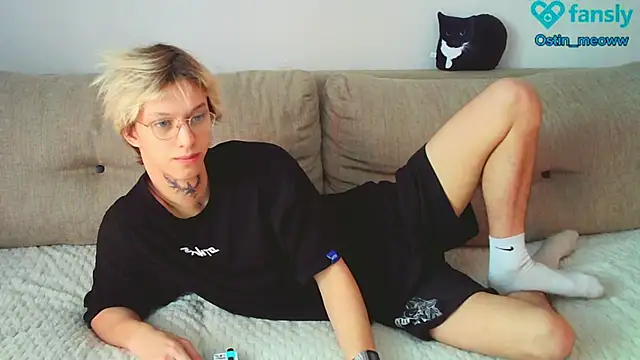 Ostin meow online show from February 27, 2025, 7:01 am