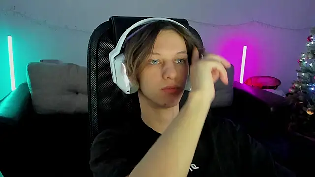 Ostin meow online show from December 20, 2025, 9:38 am