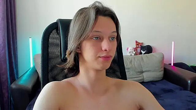 Ostin meow online show from April 30, 2026, 2:51 am