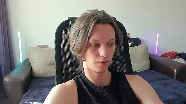 Snapshot of Ostin_meow chatting on June 13, 2026, 10:46 am Ostin meow online show from June 13, 2026, 10:46 am