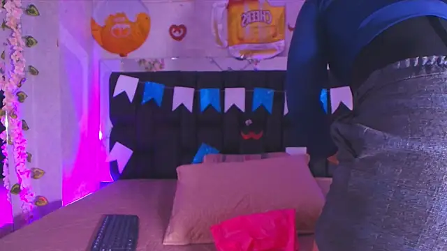 Snapshot of canela_oss chatting on September 24, 2025, 11:57 am canela oss online show from September 24, 2025, 11:57 am