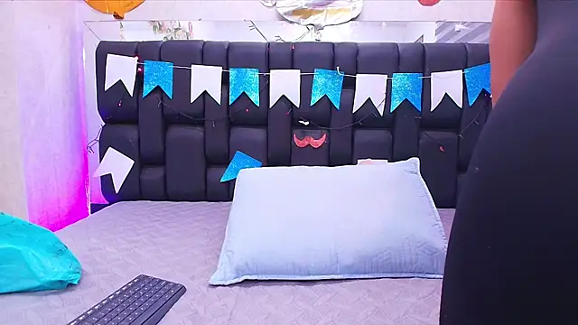 Snapshot of canela_oss chatting on September 30, 2025, 11:59 am canela oss online show from September 30, 2025, 11:59 am