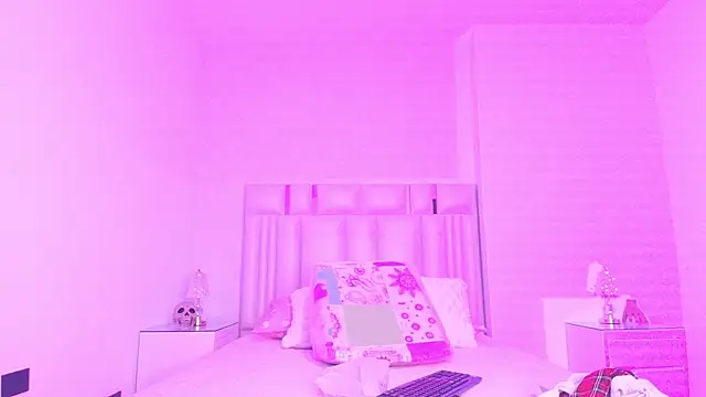 Snapshot of canela_oss chatting on October 31, 2025, 12:06 pm canela oss online show from October 31, 2025, 12:06 pm