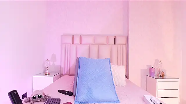 Snapshot of canela_oss chatting on November 18, 2025, 1:04 pm canela oss online show from November 18, 2025, 1:04 pm