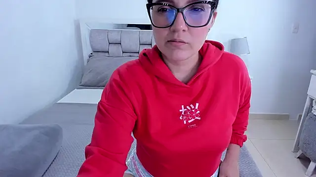 Camilaa bueno online show from July 6, 2026, 1:46 am