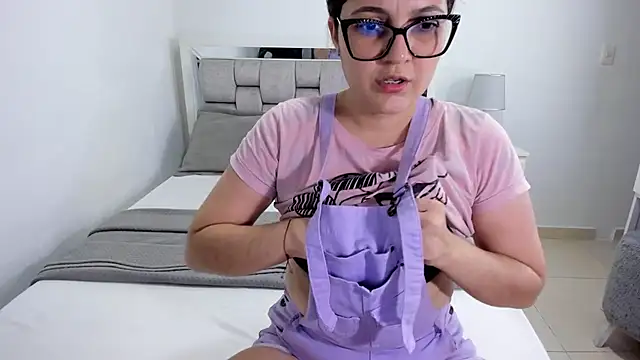 Camilaa bueno online show from July 23, 2026, 1:41 am