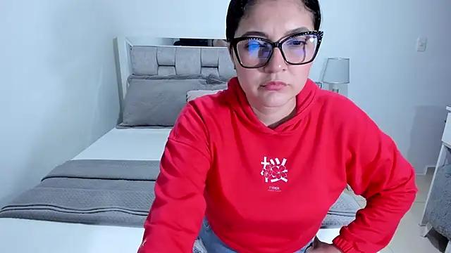 Camilaa bueno online show from July 24, 2026, 1:47 am