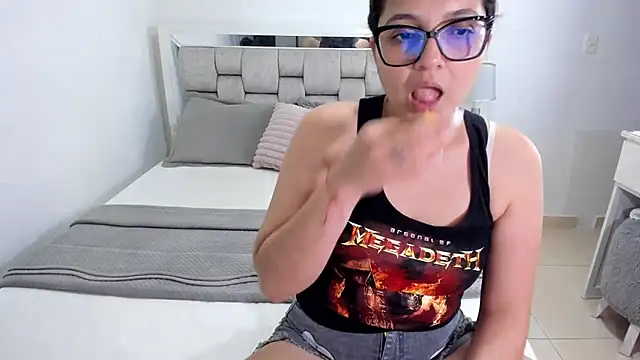 Camilaa bueno online show from July 29, 2026, 3:15 am