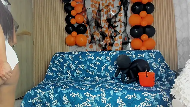 Snapshot of Any_topless chatting on October 27, 2025, 11:03 am Any topless online show from October 27, 2025, 11:03 am