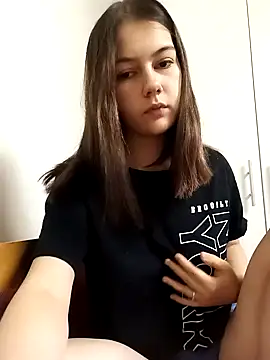 Snapshot of ella_grays chatting on December 11, 2024, 7:53 am ella grays online show from December 11, 2024, 7:53 am