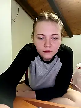 Snapshot of ella_grays chatting on January 17, 2025, 9:28 pm ella grays online show from January 17, 2025, 9:28 pm