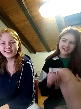 Snapshot of ella_grays chatting on February 21, 2025, 5:31 pm ella grays online show from February 21, 2025, 5:31 pm