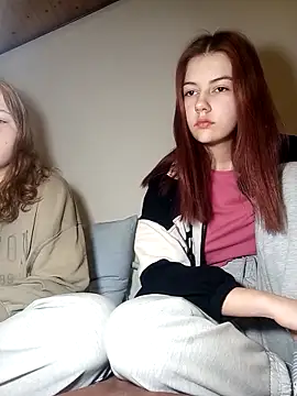 Snapshot of ella_grays chatting on March 17, 2025, 6:32 pm ella grays online show from March 17, 2025, 6:32 pm