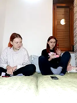 Snapshot of ella_grays chatting on November 12, 2025, 4:51 pm ella grays online show from November 12, 2025, 4:51 pm