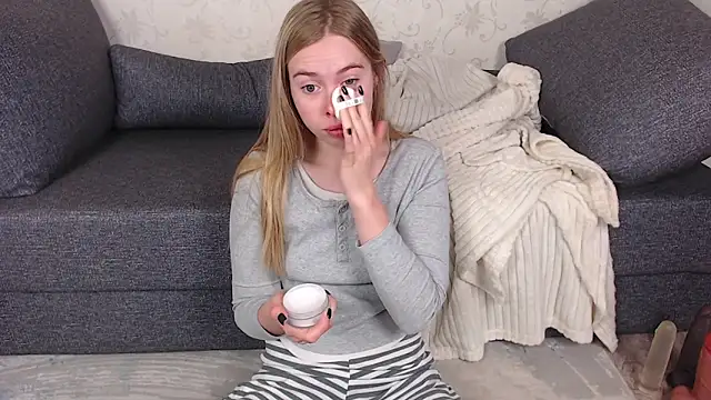 sofiaa here online show from May 21, 2026, 12:06 am