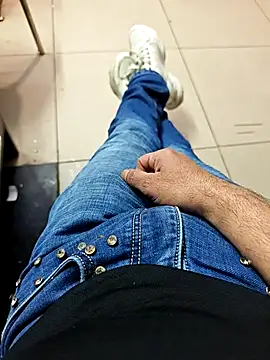 Snapshot of faaseel chatting on February 12, 2026, 6:41 am faaseel online show from February 12, 2026, 6:41 am