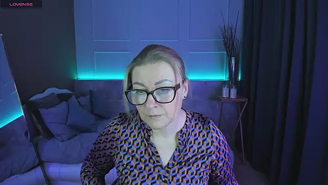 AlexandraKind online show from February 24, 2025, 8:36 pm