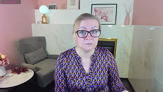 AlexandraKind online show from February 26, 2025, 9:05 pm