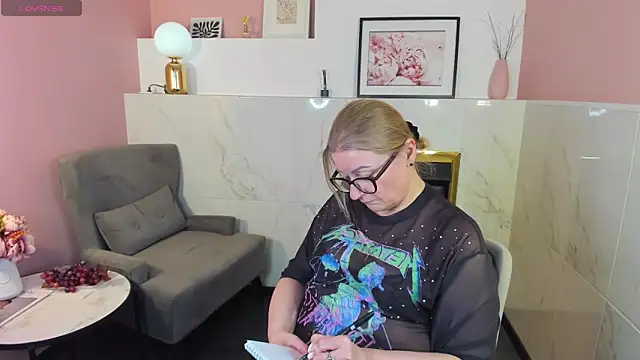 AlexandraKind online show from February 27, 2025, 6:50 am