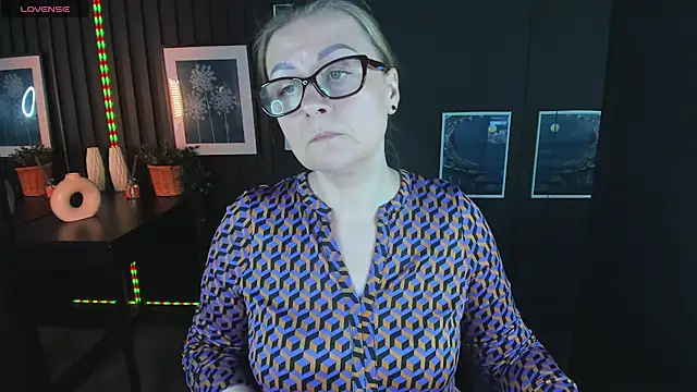 AlexandraKind online show from March 5, 2025, 6:01 am