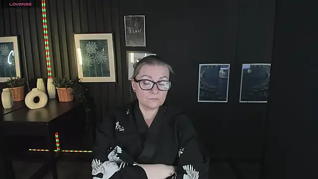 AlexandraKind online show from March 7, 2025, 3:29 am