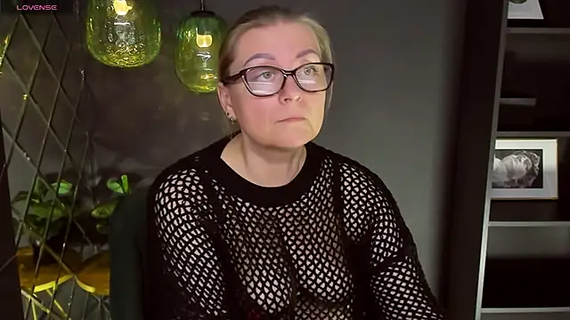 AlexandraKind online show from March 8, 2025, 11:49 pm