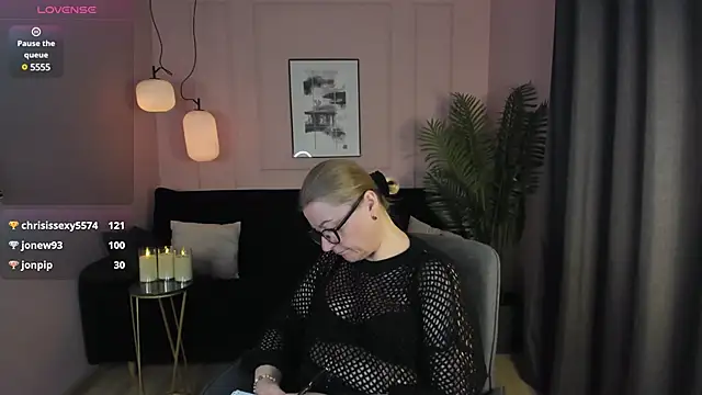 AlexandraKind online show from March 12, 2025, 3:24 am